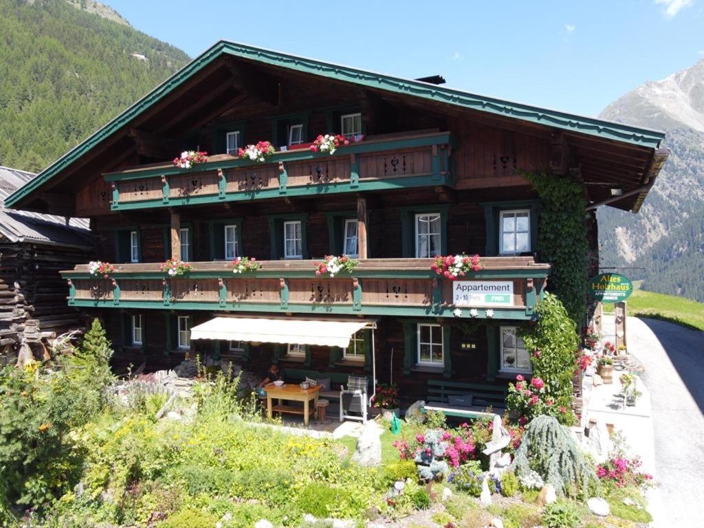 Altes Holzhaus Leilighet Sölden Eksteriør bilde