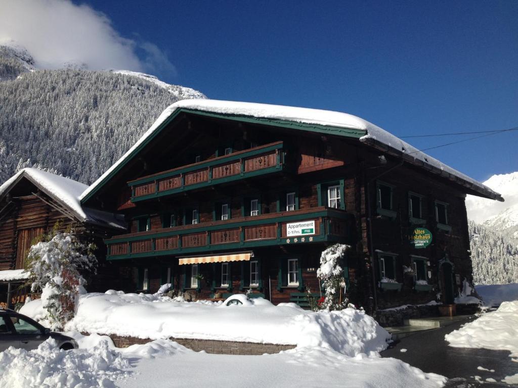 Altes Holzhaus Leilighet Sölden Eksteriør bilde
