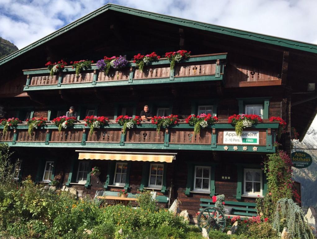 Altes Holzhaus Leilighet Sölden Eksteriør bilde